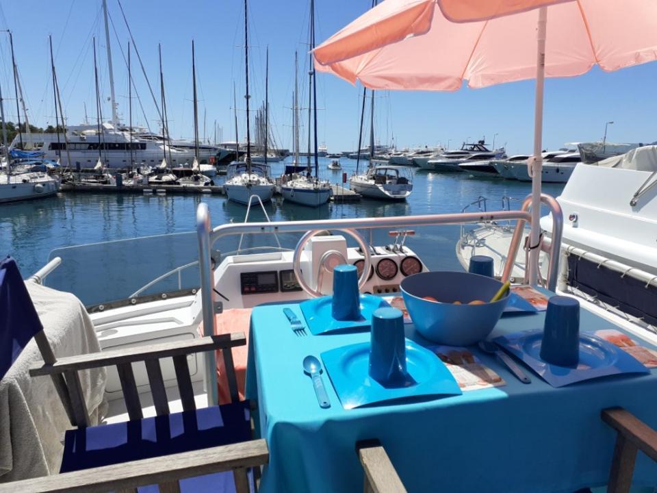 Ferretti 36 ' Bateau A Quai Vieux-Port Cannes Festival La Croisette Exterior foto