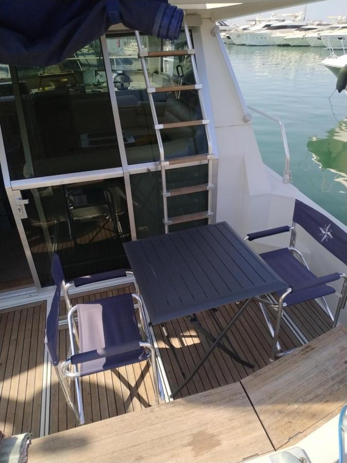 Ferretti 36 ' Bateau A Quai Vieux-Port Cannes Festival La Croisette Exterior foto