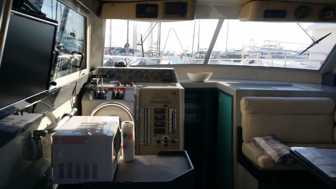 Ferretti 36 ' Bateau A Quai Vieux-Port Cannes Festival La Croisette Exterior foto