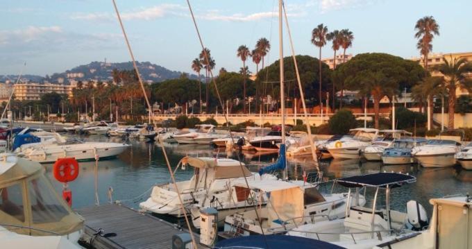 Ferretti 36 ' Bateau A Quai Vieux-Port Cannes Festival La Croisette Exterior foto